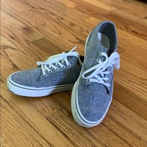 Lace up, like NEW VANS